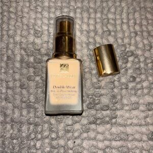 Estée Lauder Double Wear Foundation 2N1 Desert Beige